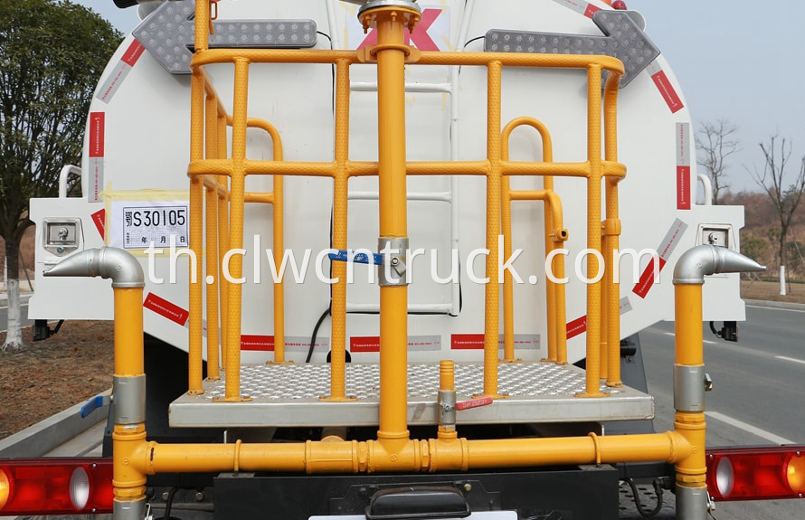 water spray truck details 3